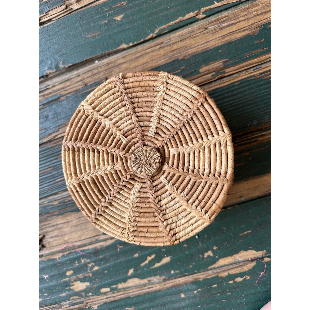 Vintage Handwoven Round Lidded Basket Natural Fiber Coil Trinket Box 5in